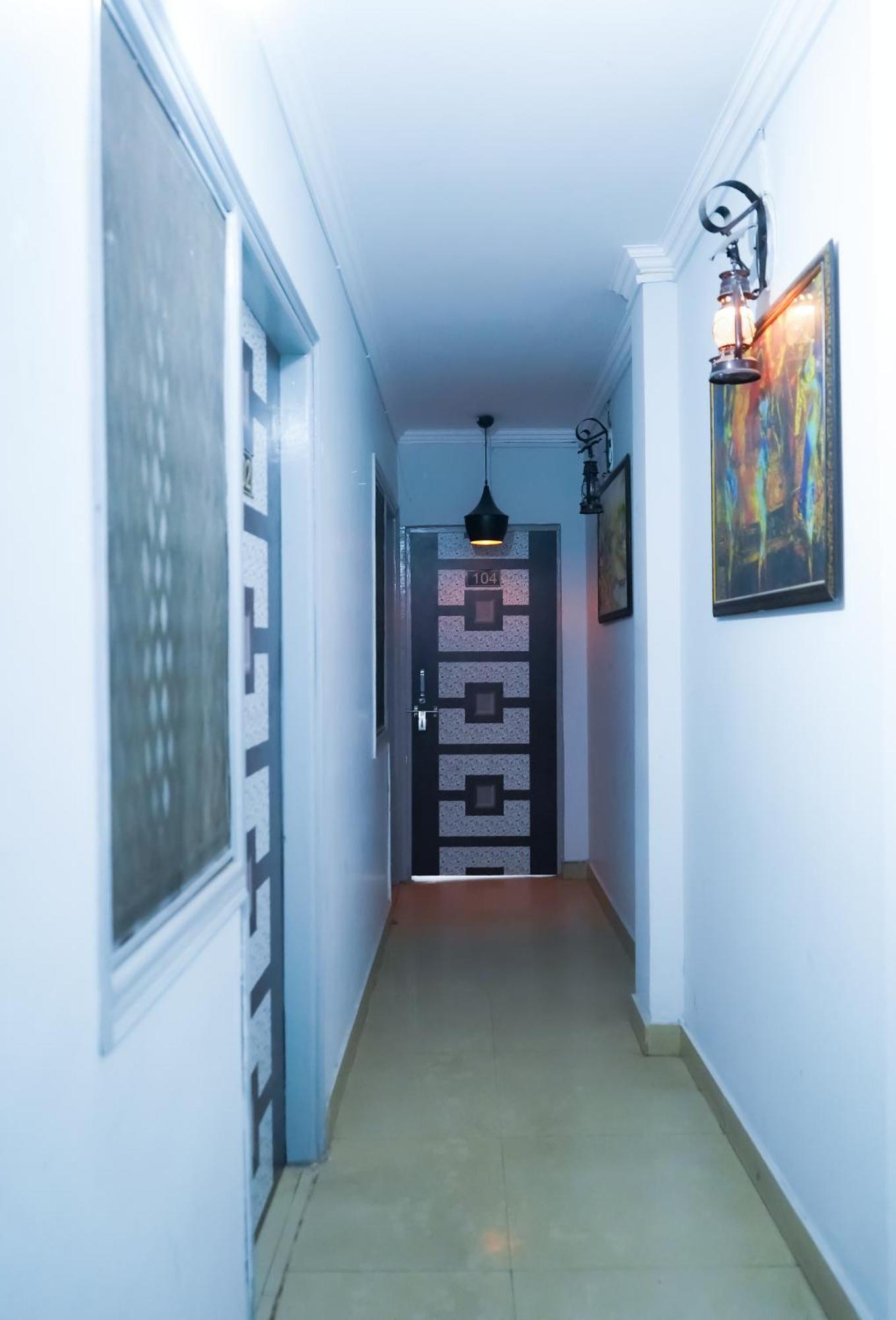 Commodo Residency - Satya Niketan Hotel New Delhi
