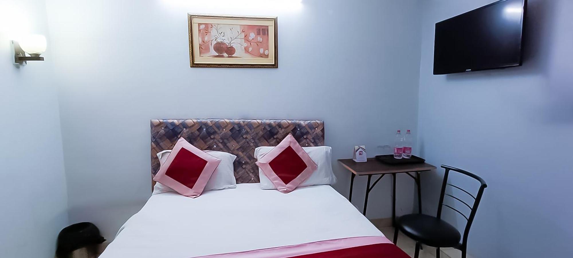 Hotel Commodo Residency - Satya Niketan New Delhi